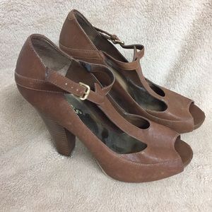 BCBGirls Brown T Strap Sandals Wood Stacked Heels Y2K 90s Sz 8